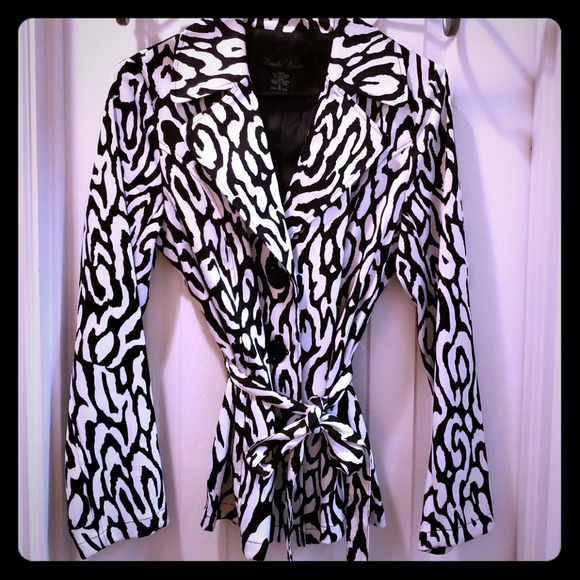 Brandon Thomas Jackets & Blazers - 💕NWOT- black & white jacket